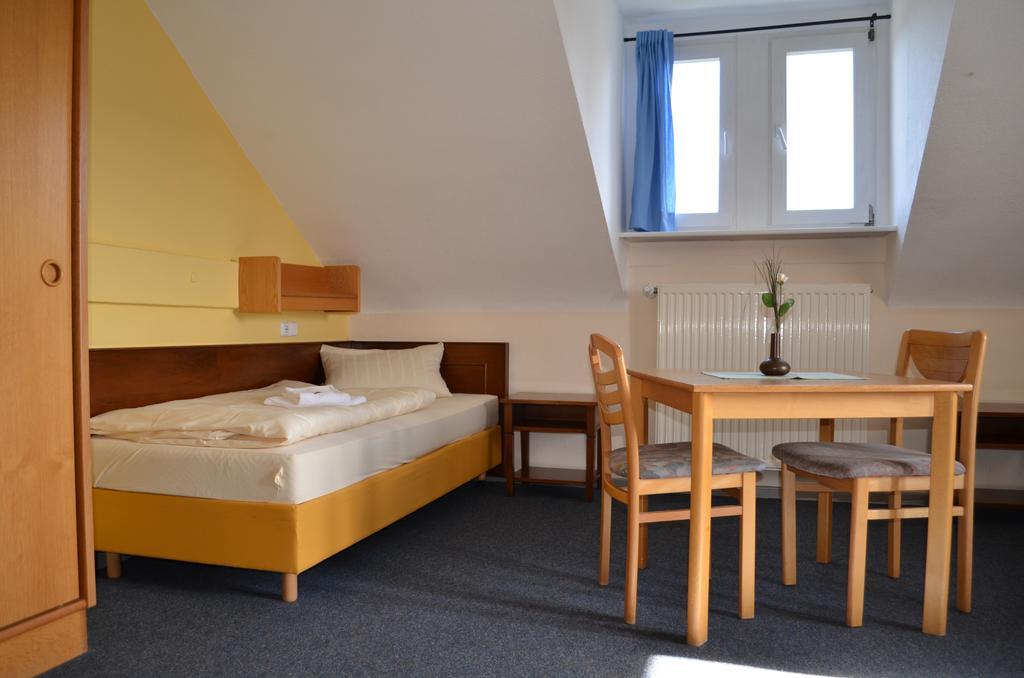 Stiftsberg - Bildungs- Und Freizeitzentrum Kyllburg エクステリア 写真